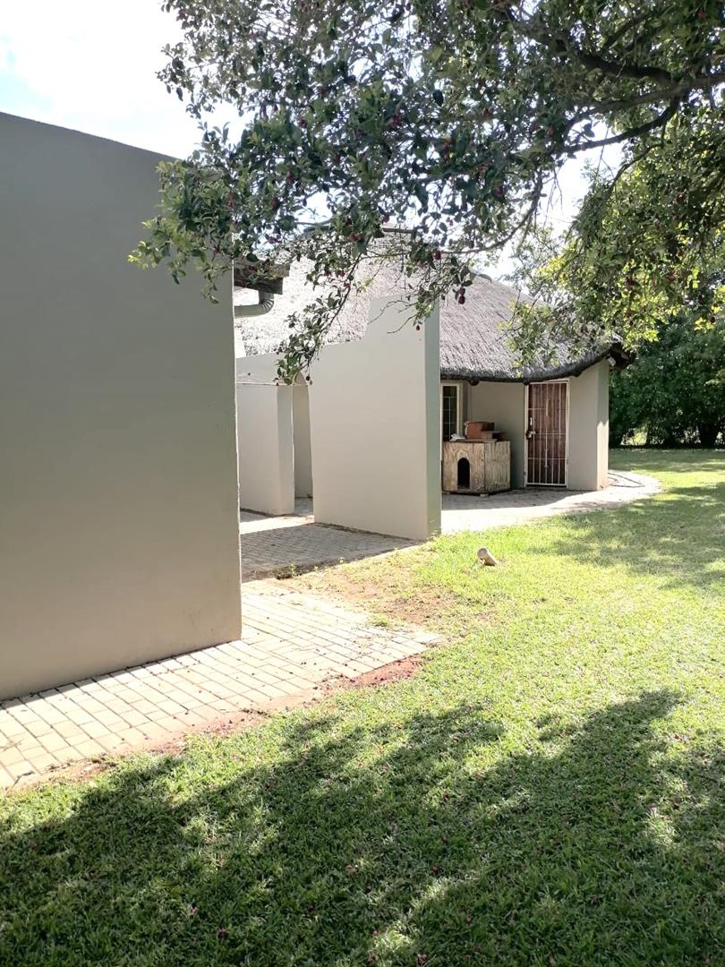 6 Bedroom Property for Sale in Mamogaleskraal North West